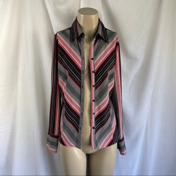 🚫SOLD🚫 Apt. 9 Red Black White Chevron Stripes Button Down - Picture 2 of 16